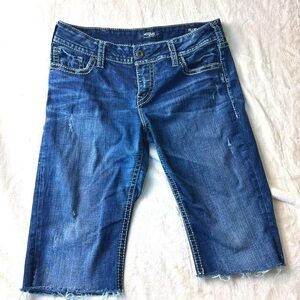 Silver Jeans Suki Midi Straight jean shorts W32 Cut Off Jorts knee length blue
